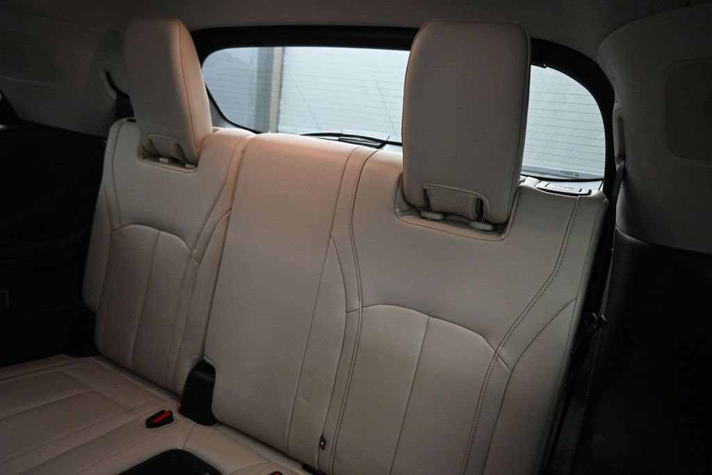 Used 2023 INFINITI QX60 Luxe w/ Cargo Package FWD image 21