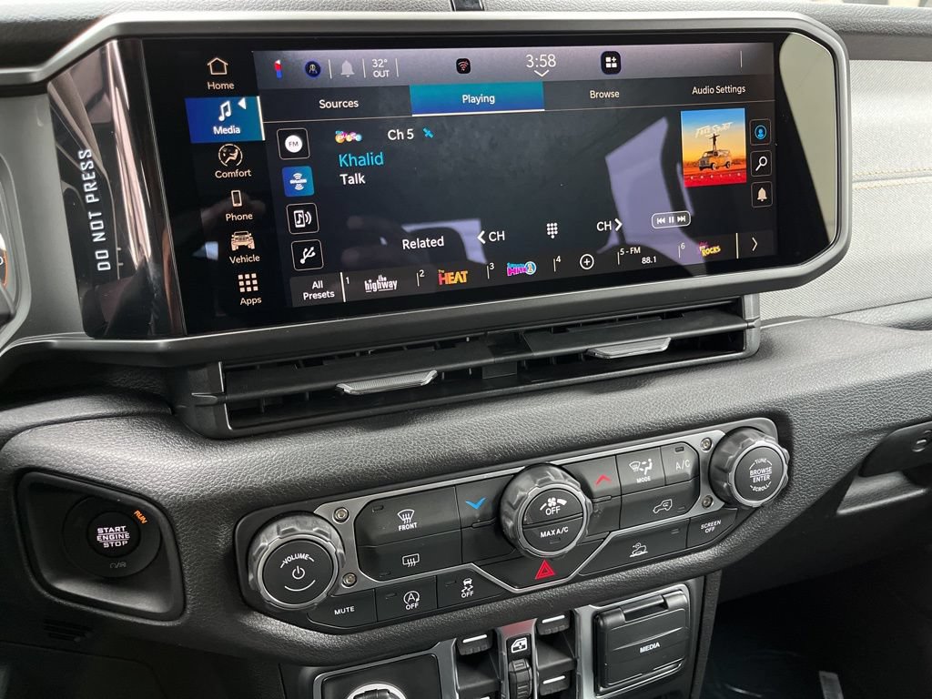 New 2026 Jeep Gladiator Sport AWD/4WD image 28