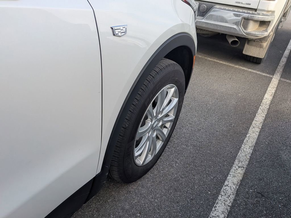 Certified 2023 Cadillac XT4 Luxury w/ Cold Weather Package FWD image 12