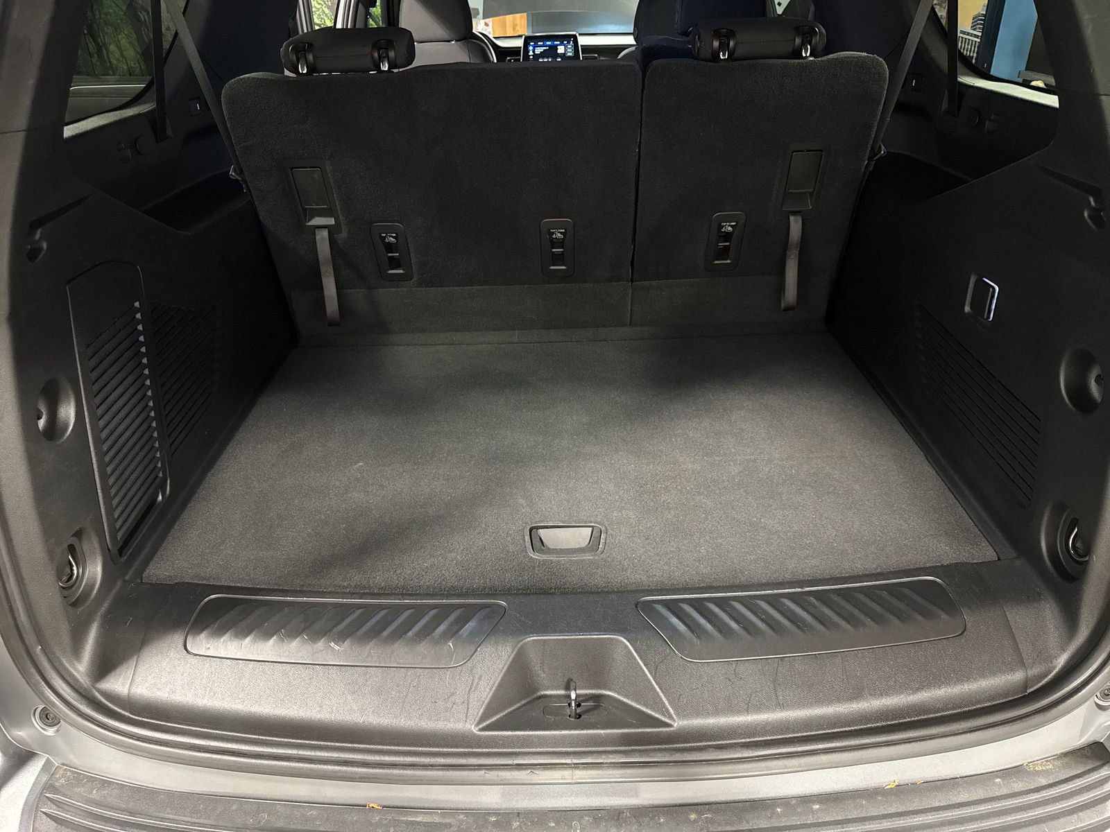 Used 2021 Chevrolet Suburban LS AWD/4WD image 28