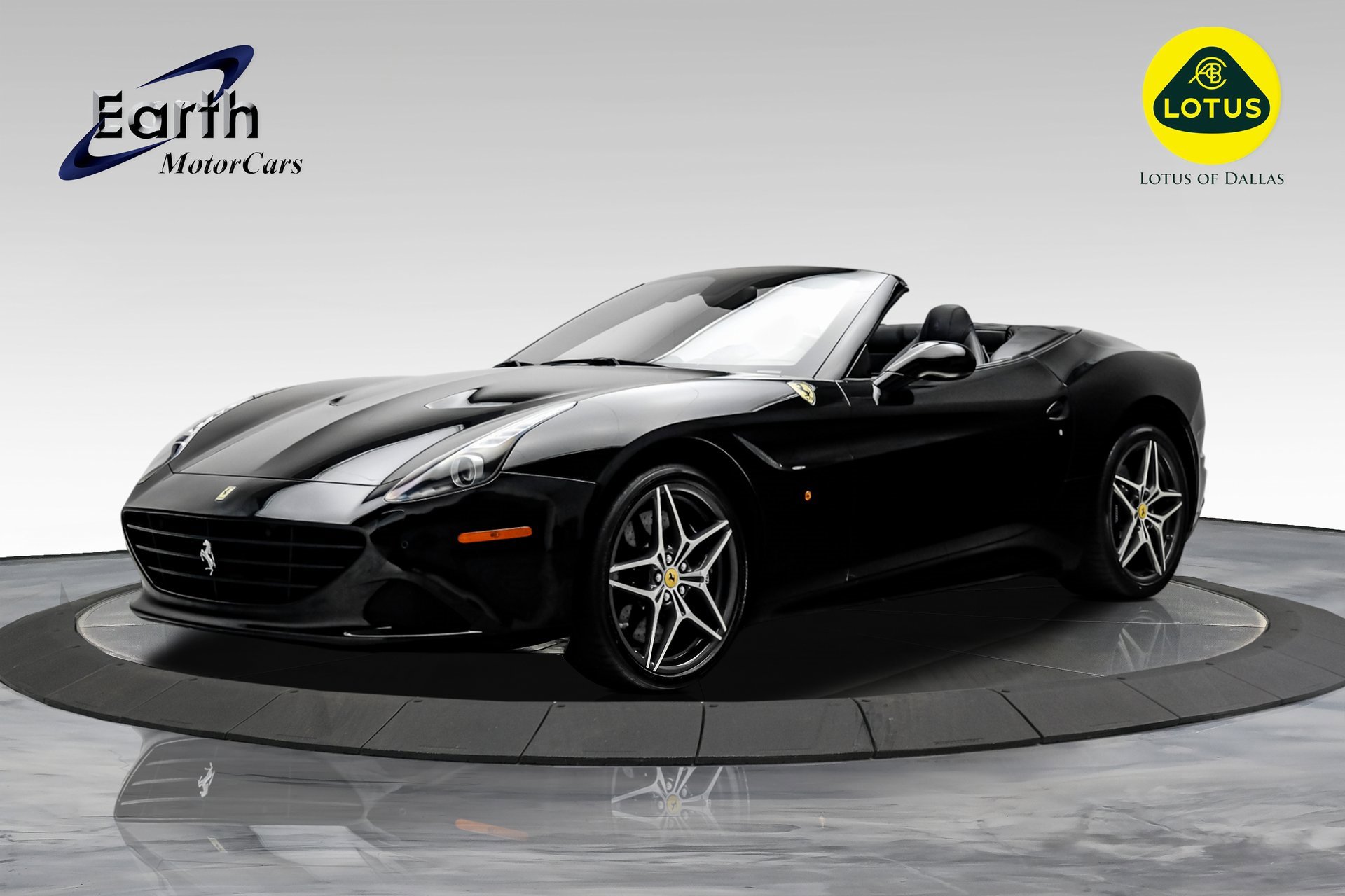 Used 2016 Ferrari California T image 1