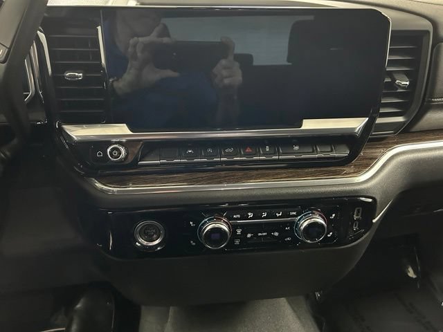 Used 2023 GMC Sierra 1500 SLE AWD/4WD image 17