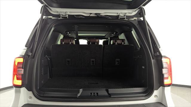 Used 2024 Ford Expedition Limited image 16