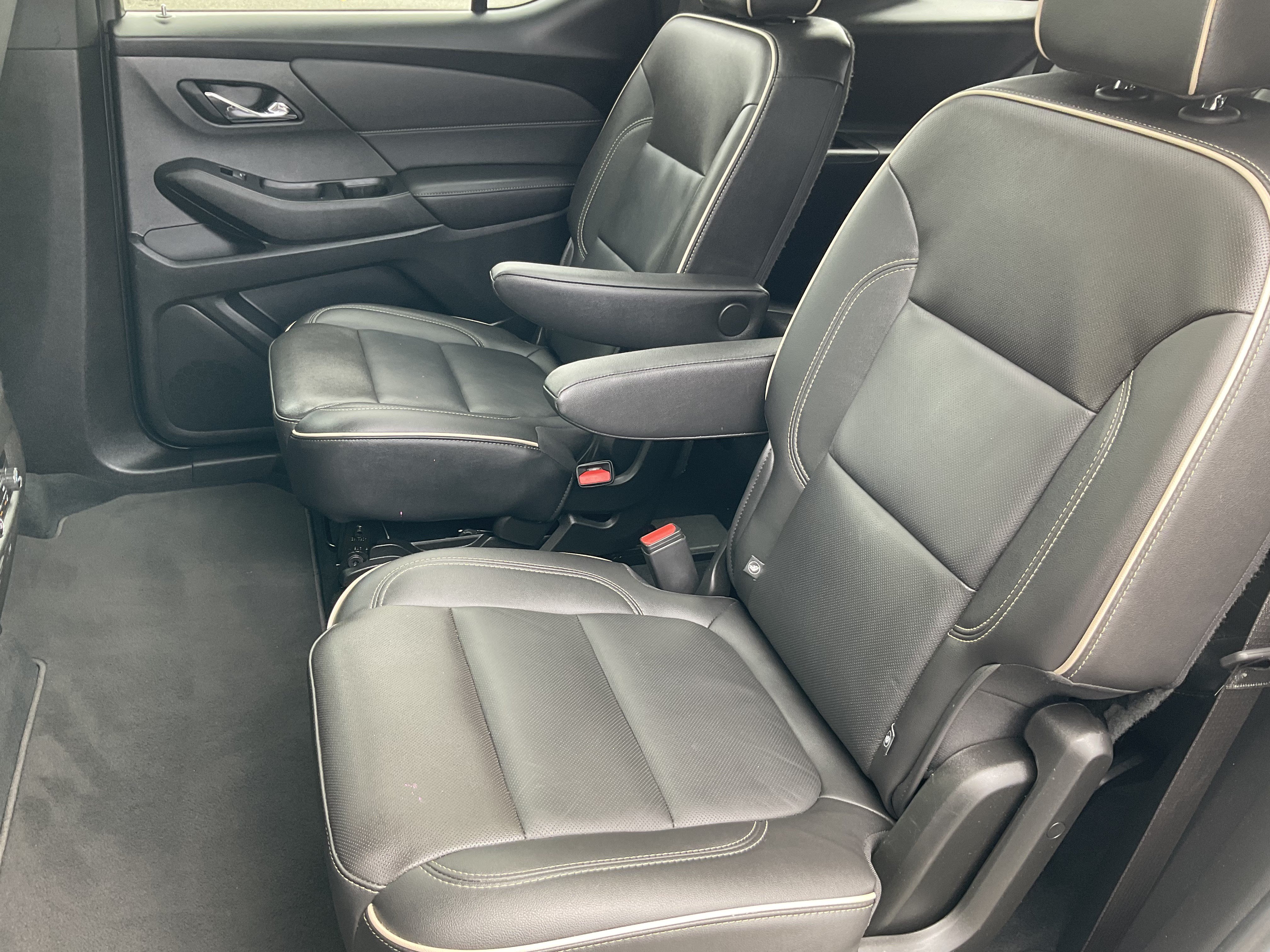 Used 2023 Chevrolet Traverse Premier w/ Redline Edition AWD/4WD image 46