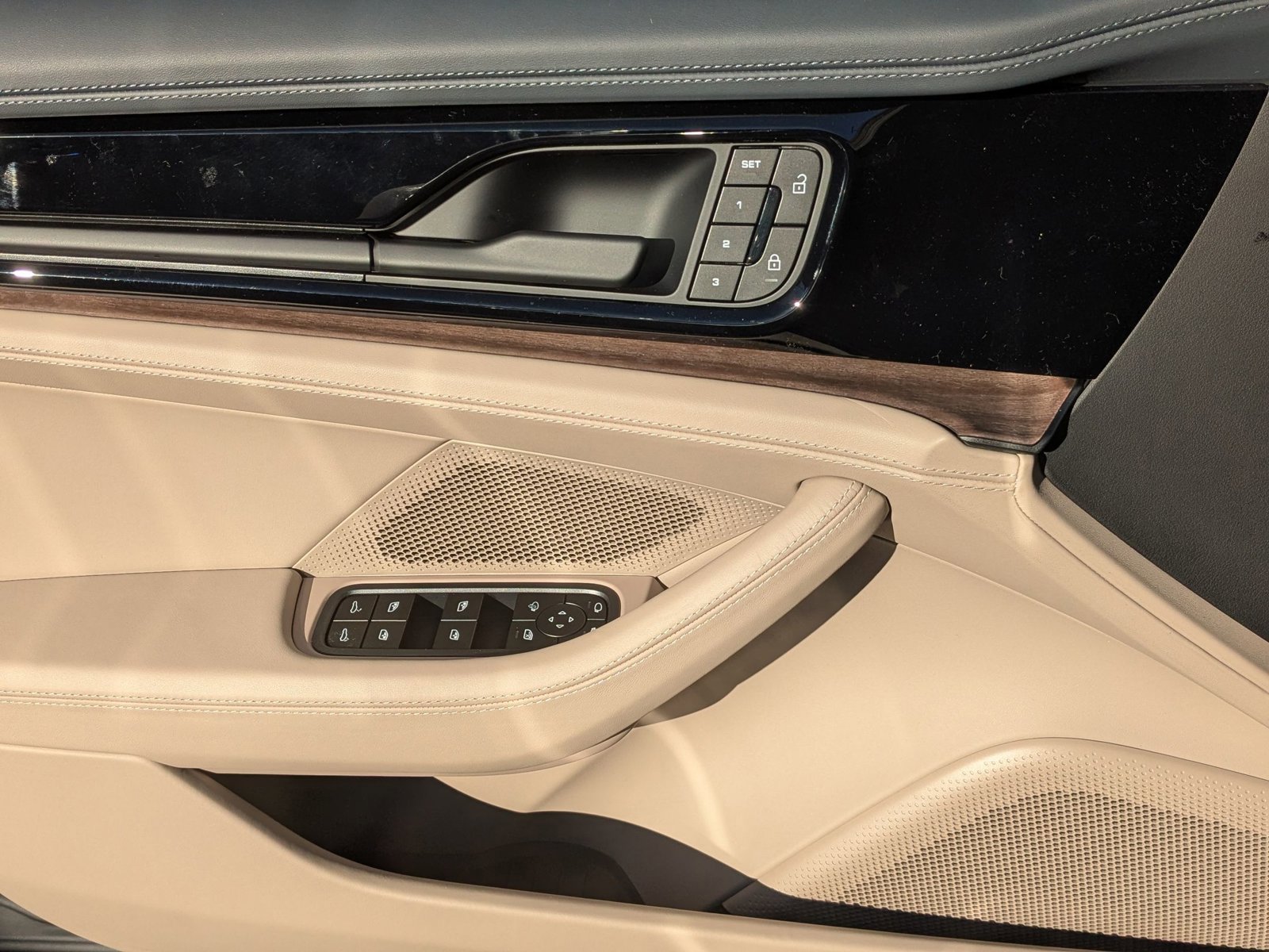 New 2026 Porsche Panamera 4 image 13