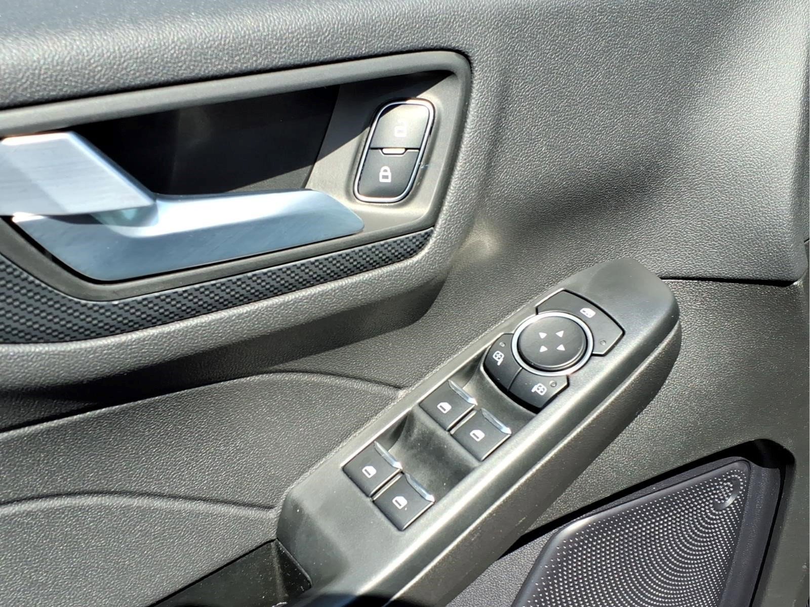 Used 2024 Ford Escape ST-Line w/ Tech Pack #1 AWD/4WD image 15