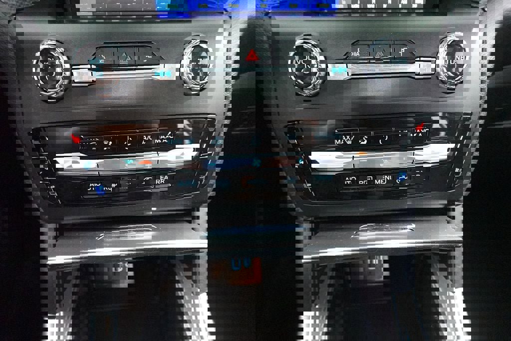 Used 2020 Ford Explorer ST w/ ST Street Pack image 21