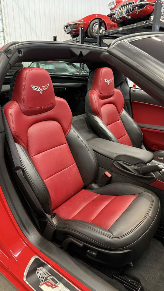 Used 2013 Chevrolet Corvette Grand Sport w/ 2LT Preferred Equipment Group RWD image 26