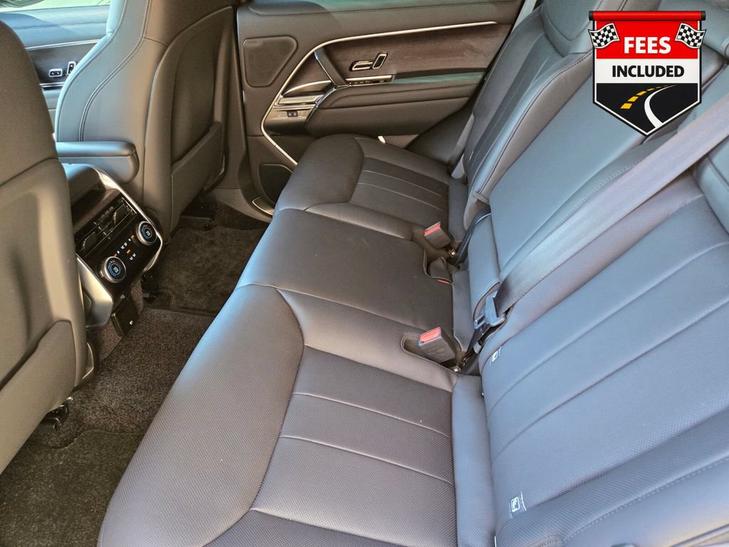 Used 2025 Land Rover Range Rover SE AWD/4WD image 15