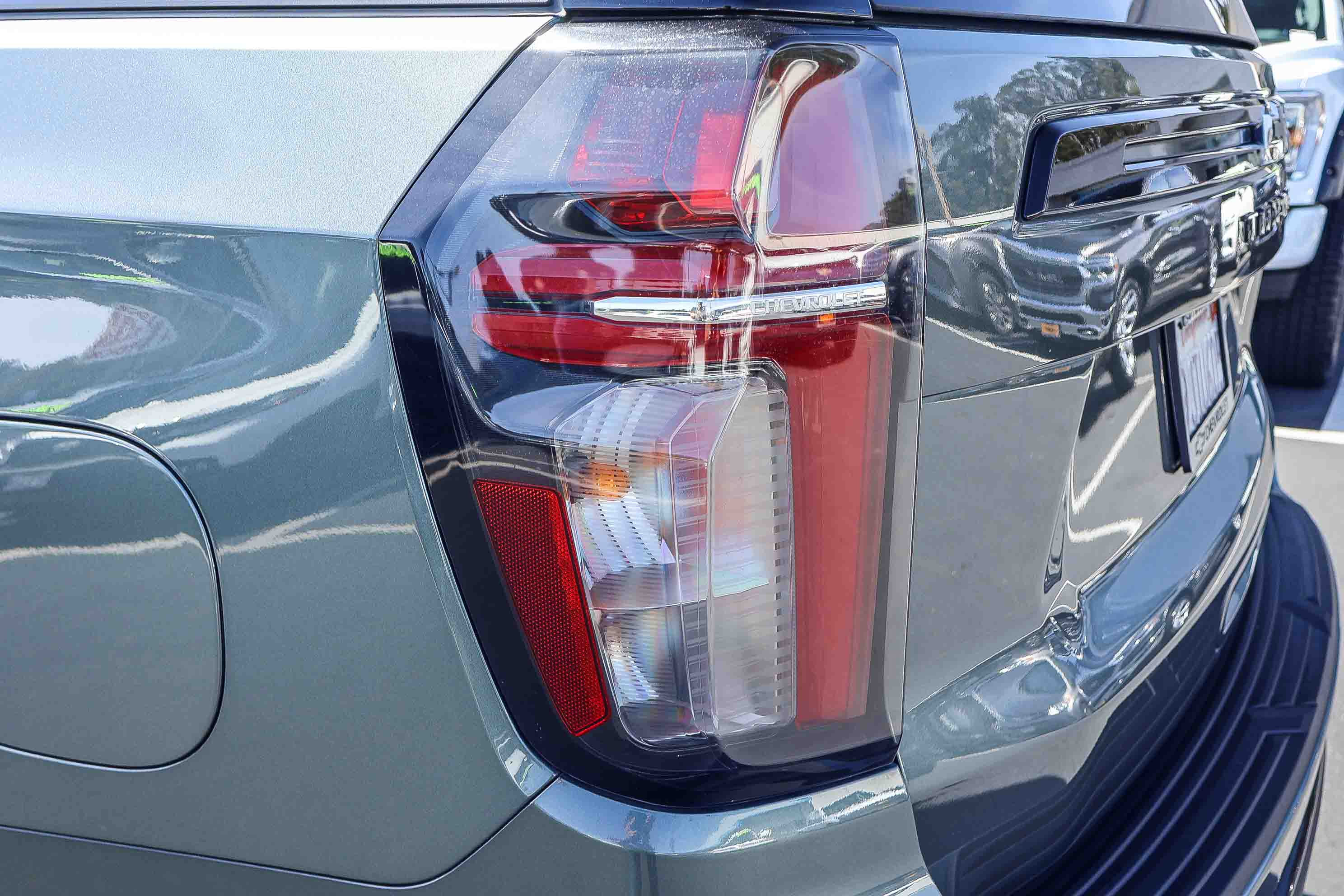 Used 2023 Chevrolet Tahoe Z71 w/ Luxury Package AWD/4WD image 27