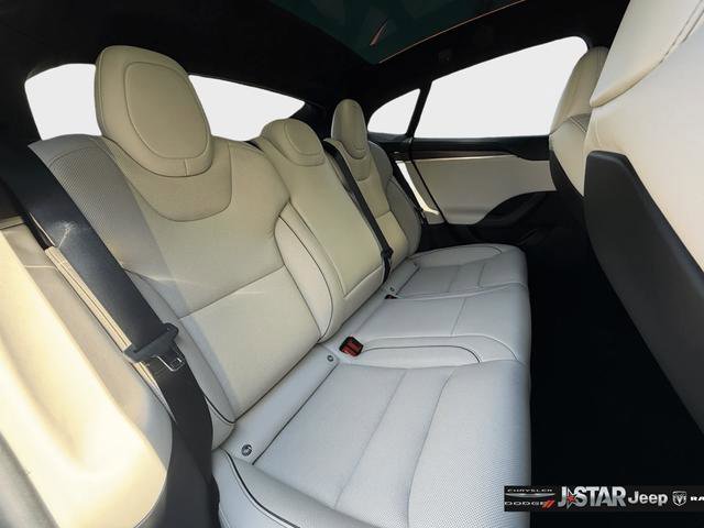 Used 2022 Tesla Model S Plaid image 31
