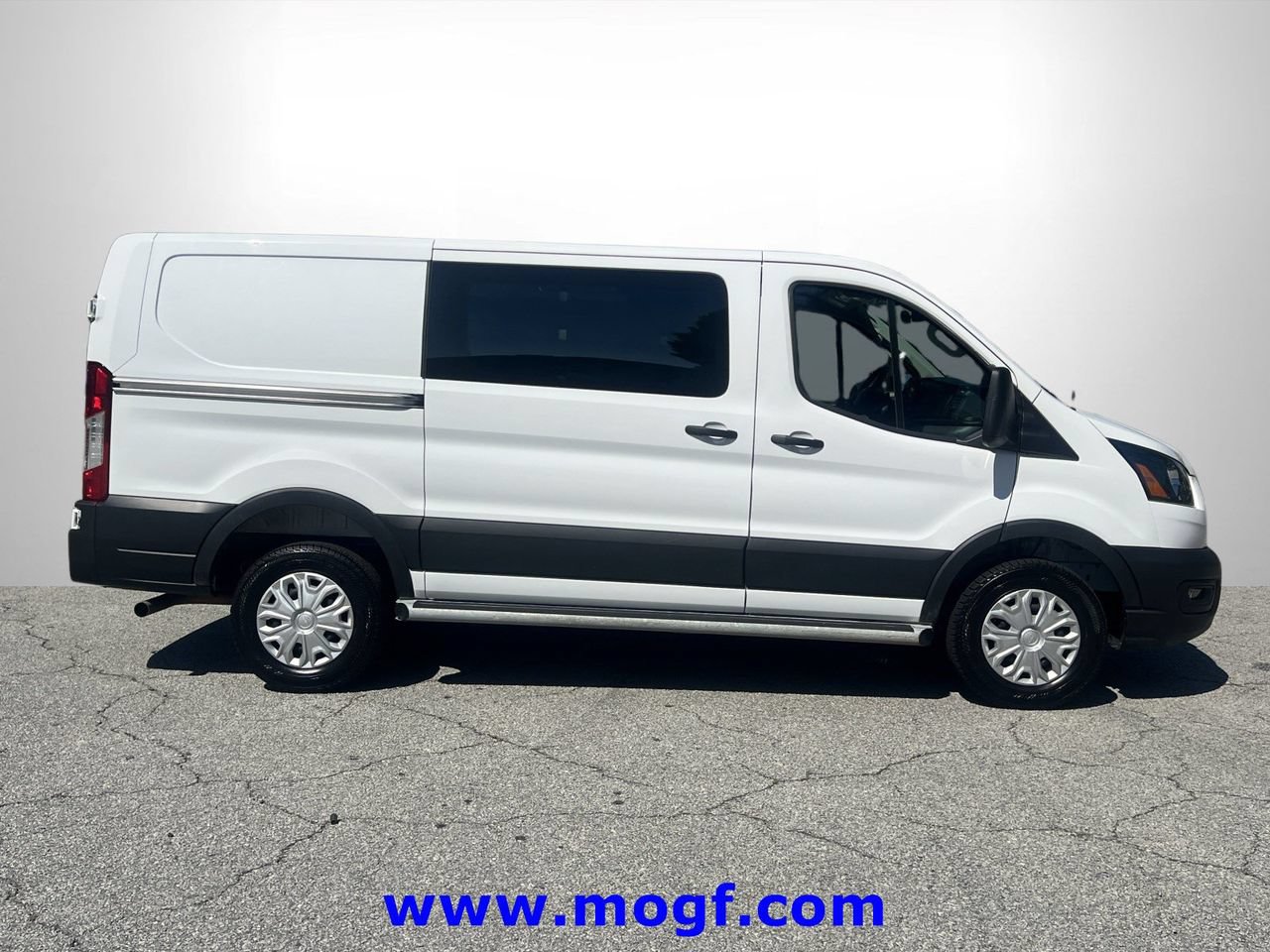 Used 2025 Ford Transit 250 Low Roof w/ Exterior Upgrade Package RWD image 26