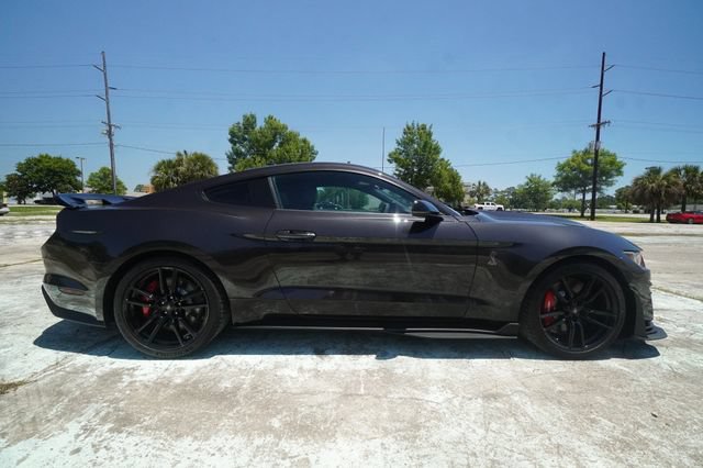 Used 2022 Ford Mustang Shelby GT500 w/ Technology Package RWD image 2