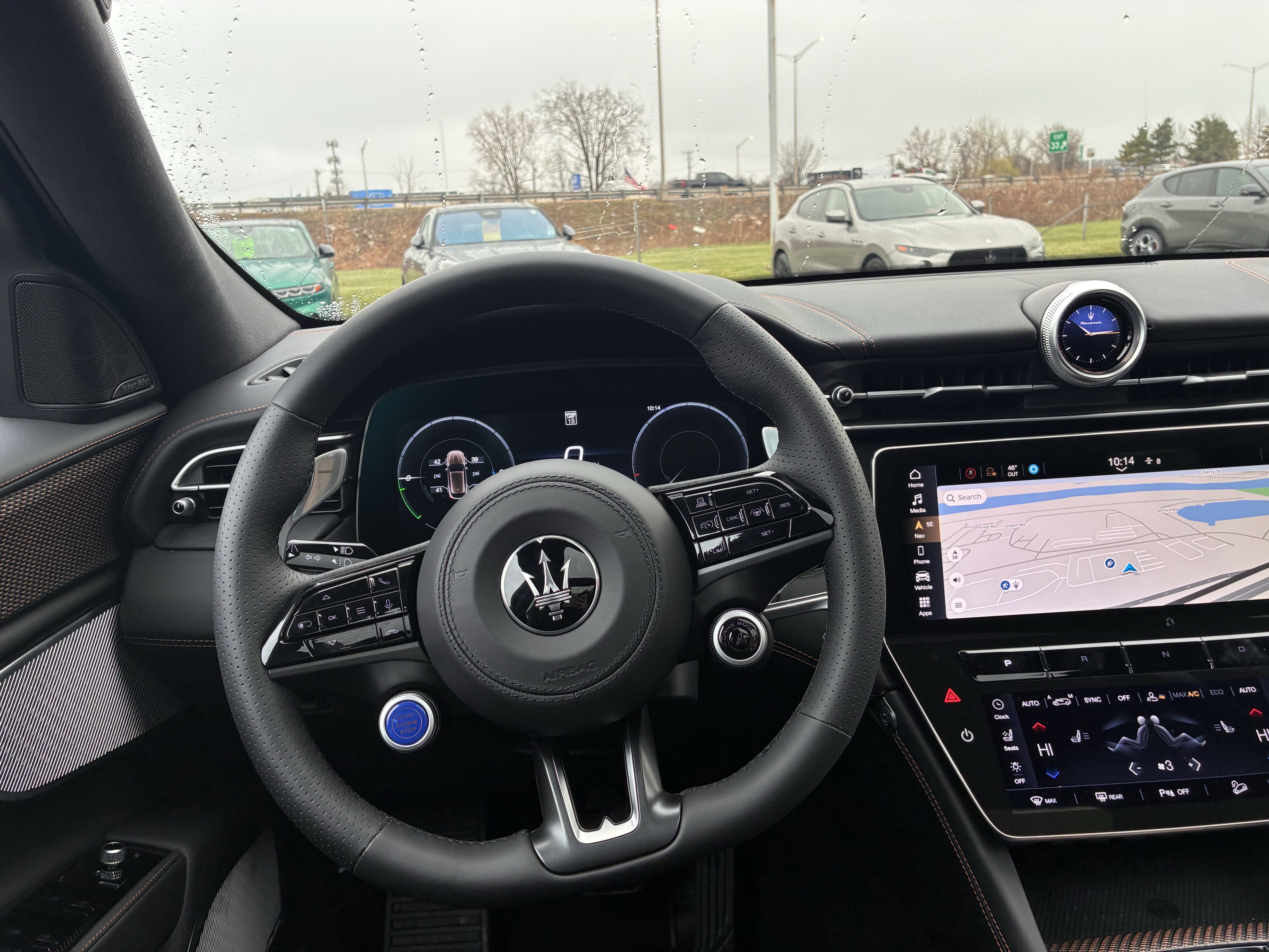 Used 2025 Maserati Grecale Folgore image 12