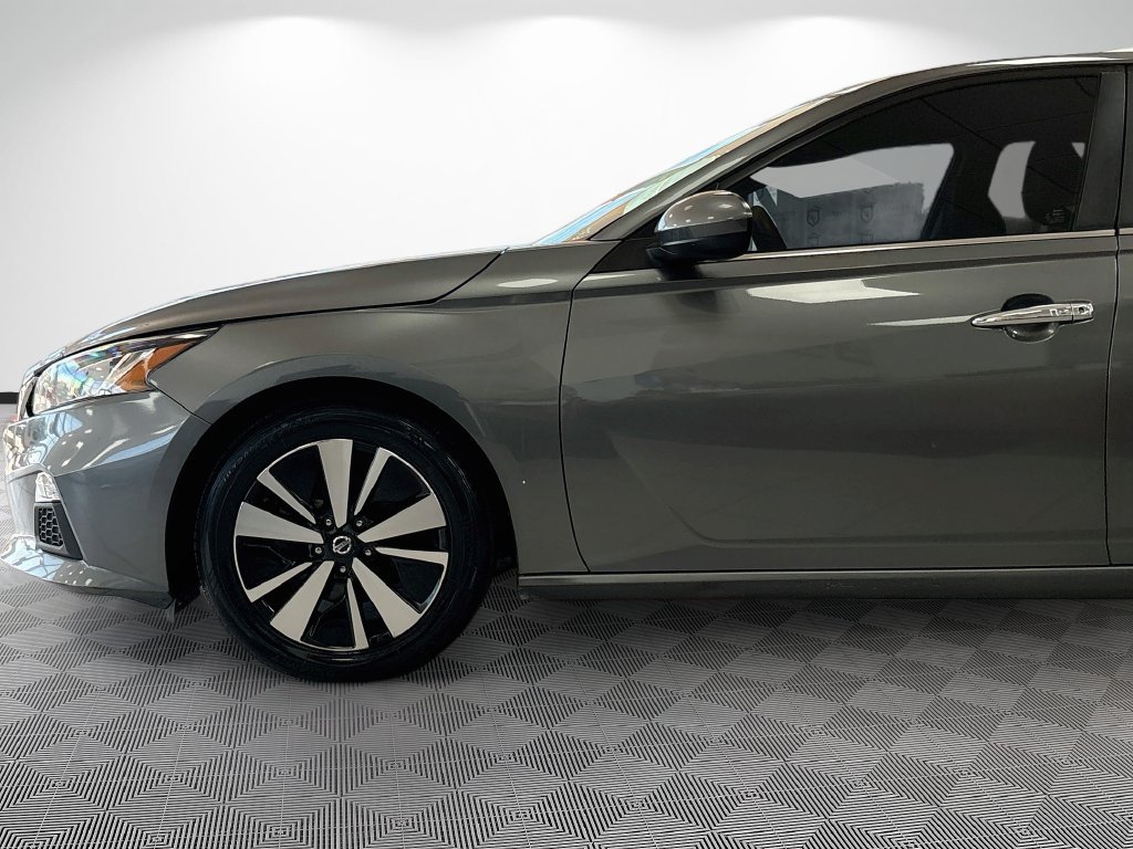 Used 2022 Nissan Altima 2.5 SV FWD image 5