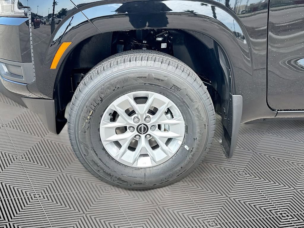 Used 2025 Nissan Frontier S AWD/4WD image 28