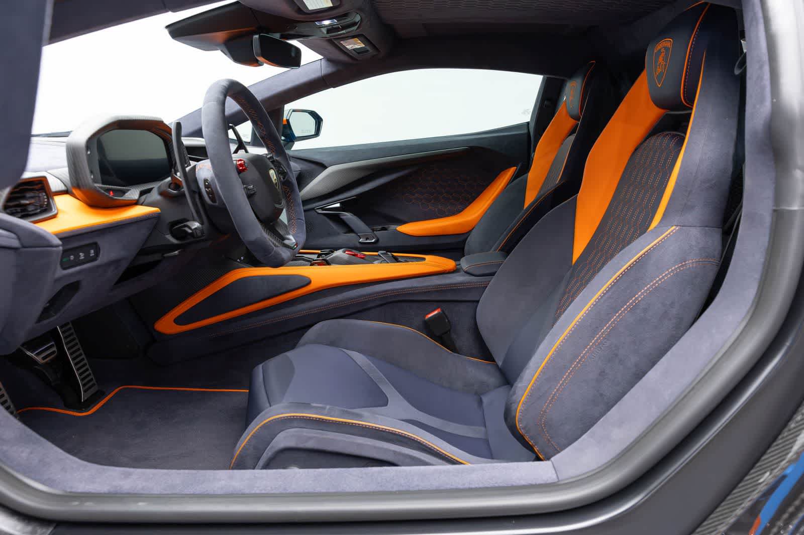 Used 2024 Lamborghini Revuelto AWD/4WD image 10