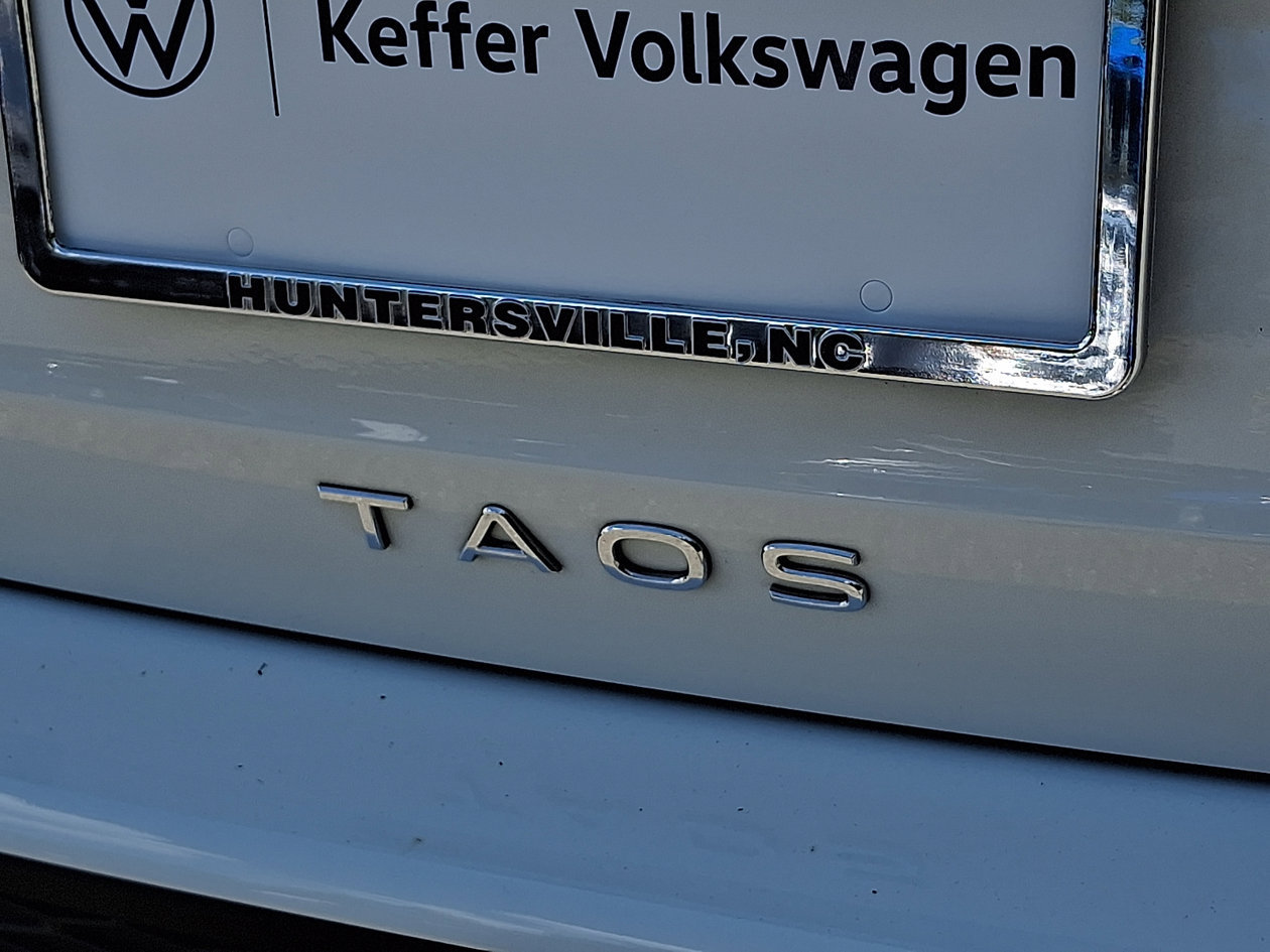 Used 2024 Volkswagen Taos SE FWD image 29