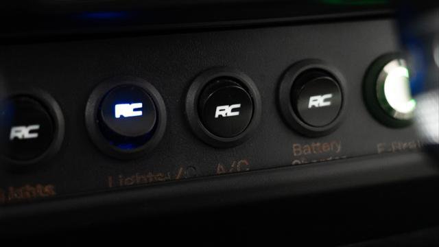 Used 2021 Jeep Gladiator Sport image 30