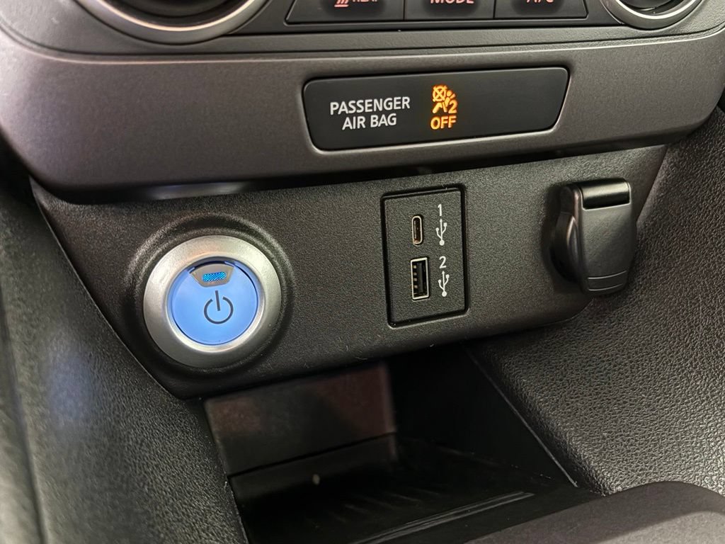 Used 2025 Nissan Leaf S FWD image 31