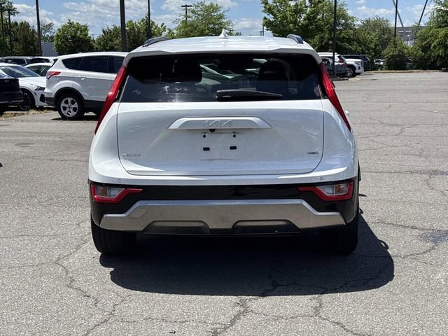 Used 2023 Kia Niro EX Touring FWD image 3