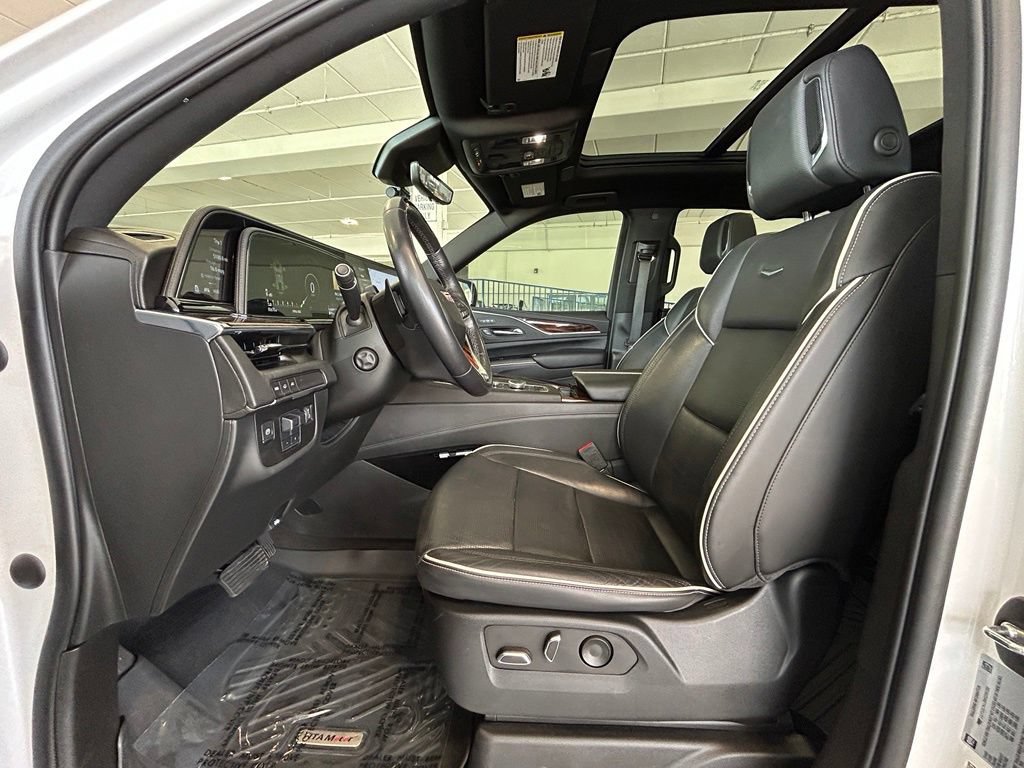 Used 2022 Cadillac Escalade Premium Luxury w/ Performance Package RWD image 11