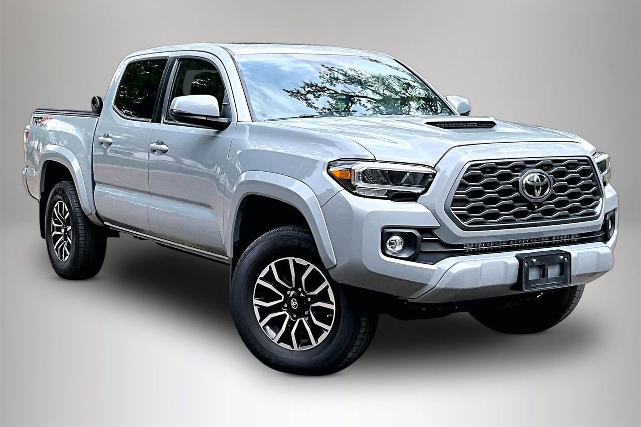 Used 2020 Toyota Tacoma TRD Sport w/ TRD Premium Sport Package AWD/4WD image 2