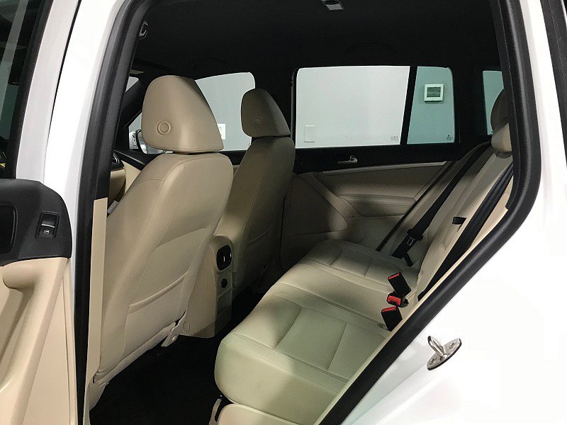 Used 2016 Volkswagen Tiguan R-Line image 16