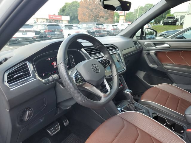 Certified 2024 Volkswagen Tiguan SEL R-Line AWD/4WD image 18