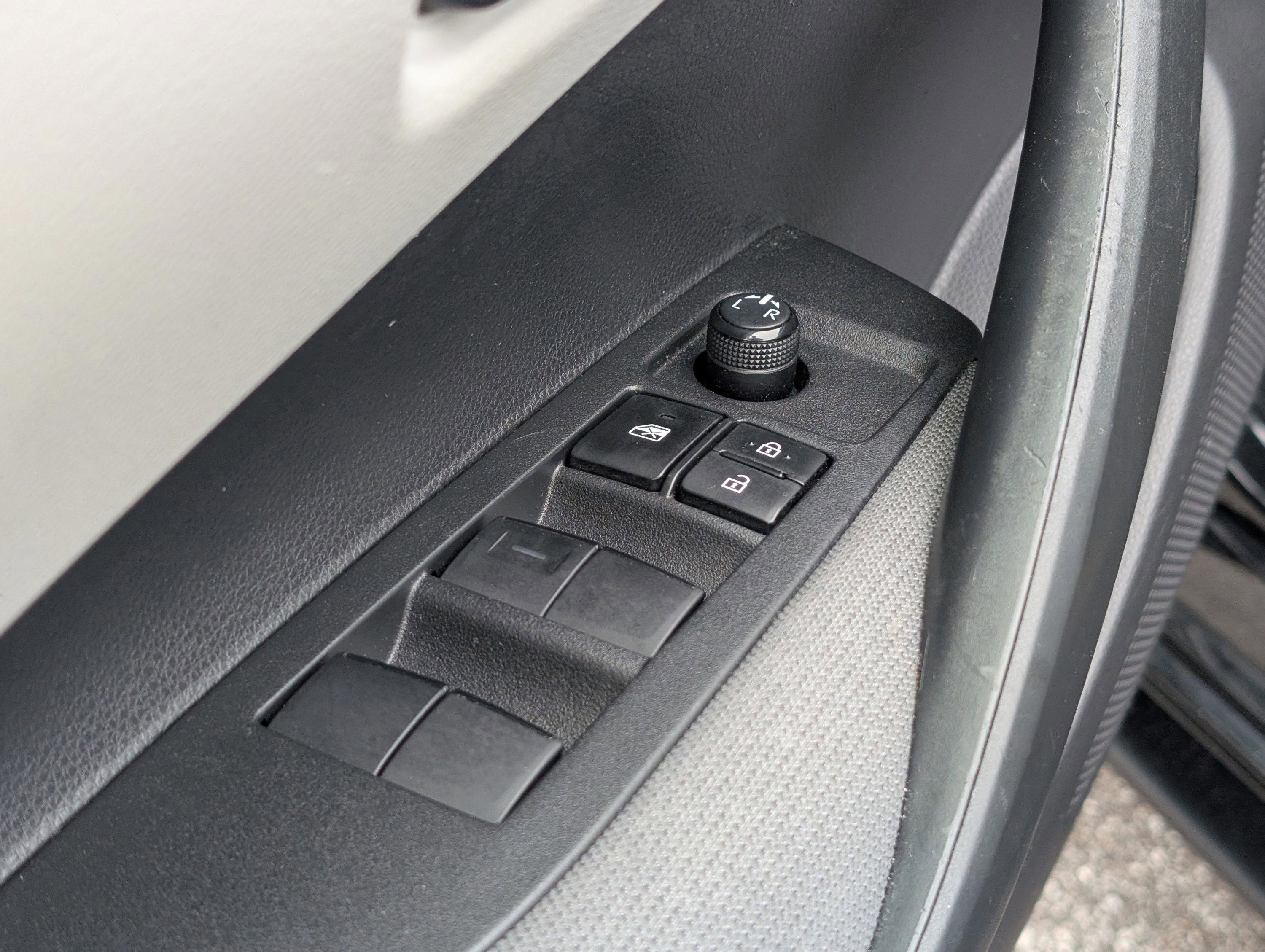 Used 2022 Toyota Corolla LE FWD image 15