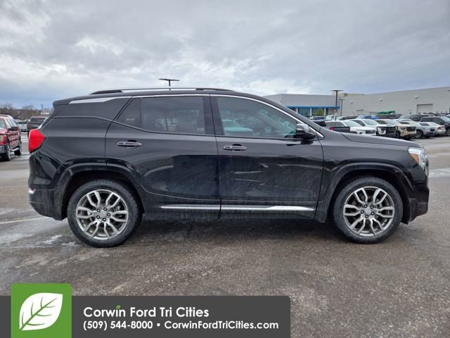 Used 2023 GMC Terrain Denali w/ Denali Premium Package AWD/4WD image 13