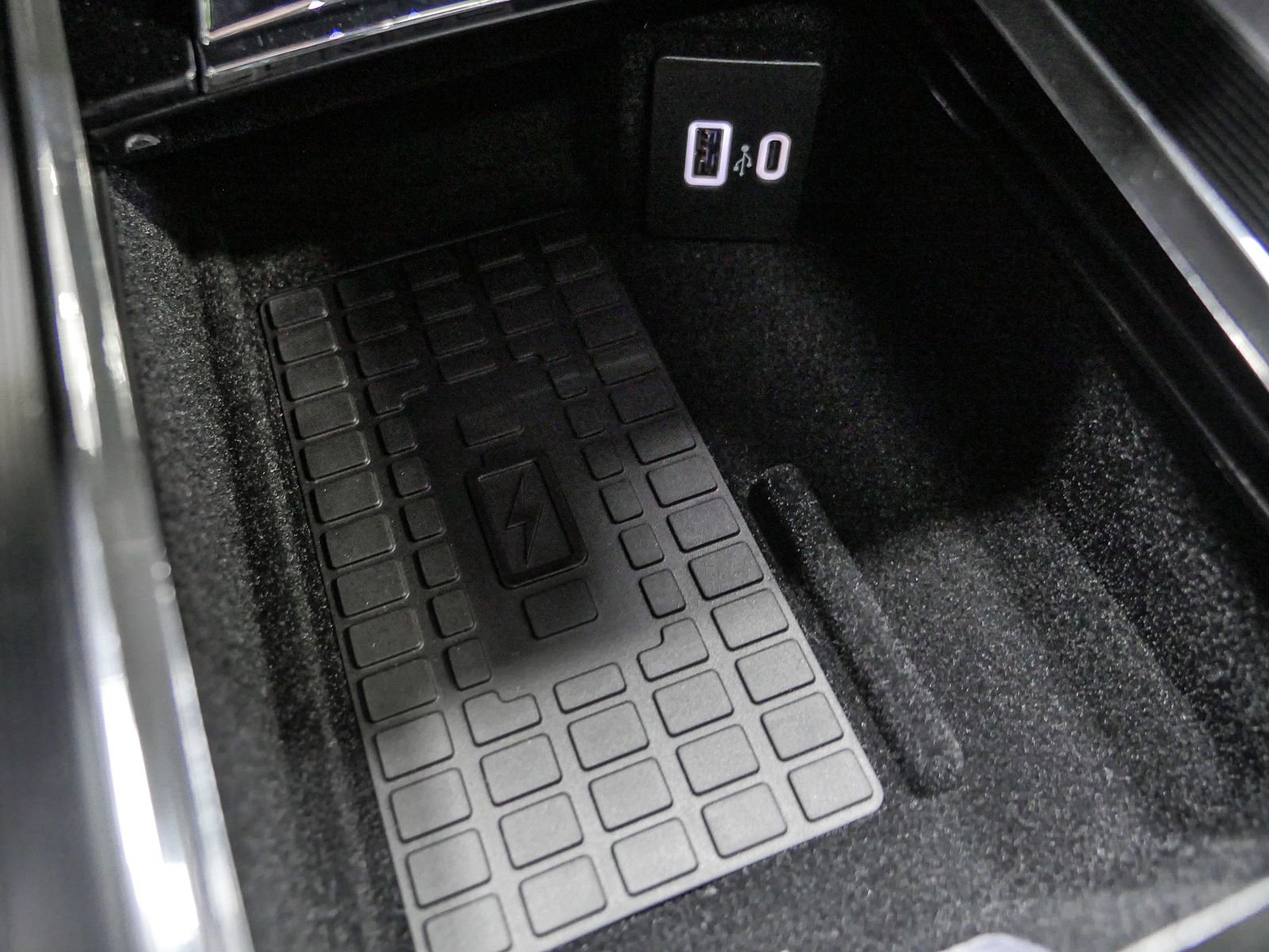 New 2025 Lincoln Corsair Reserve w/ Equipment Group 202A image 32