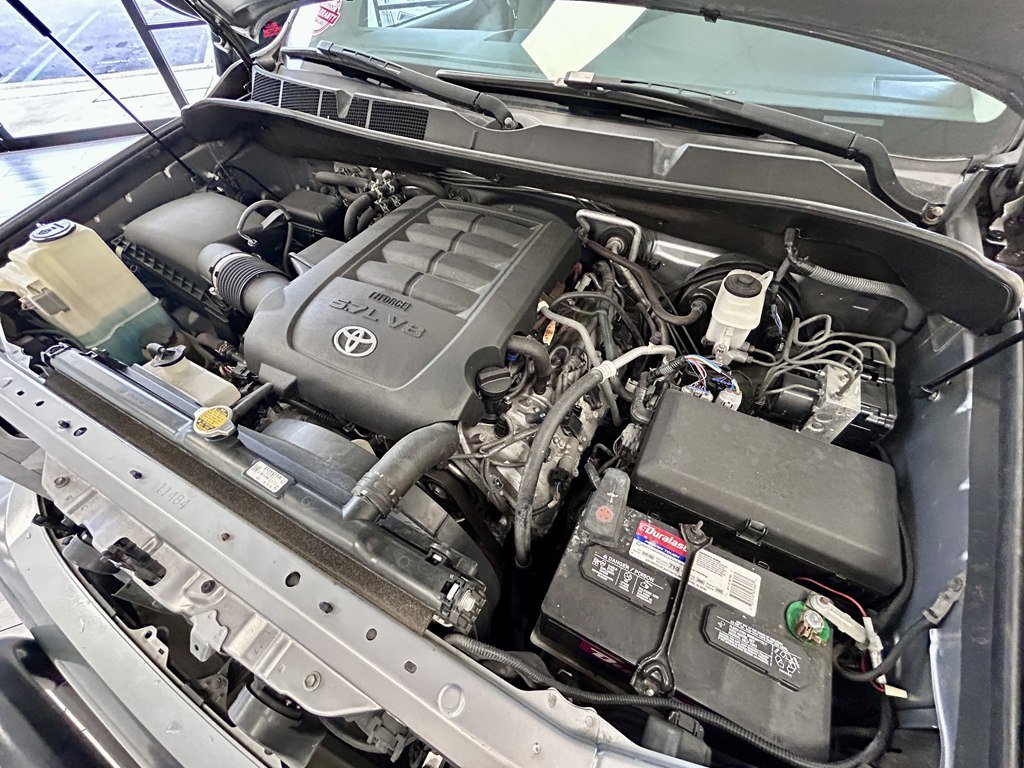 Used 2014 Toyota Sequoia SR5 RWD image 18