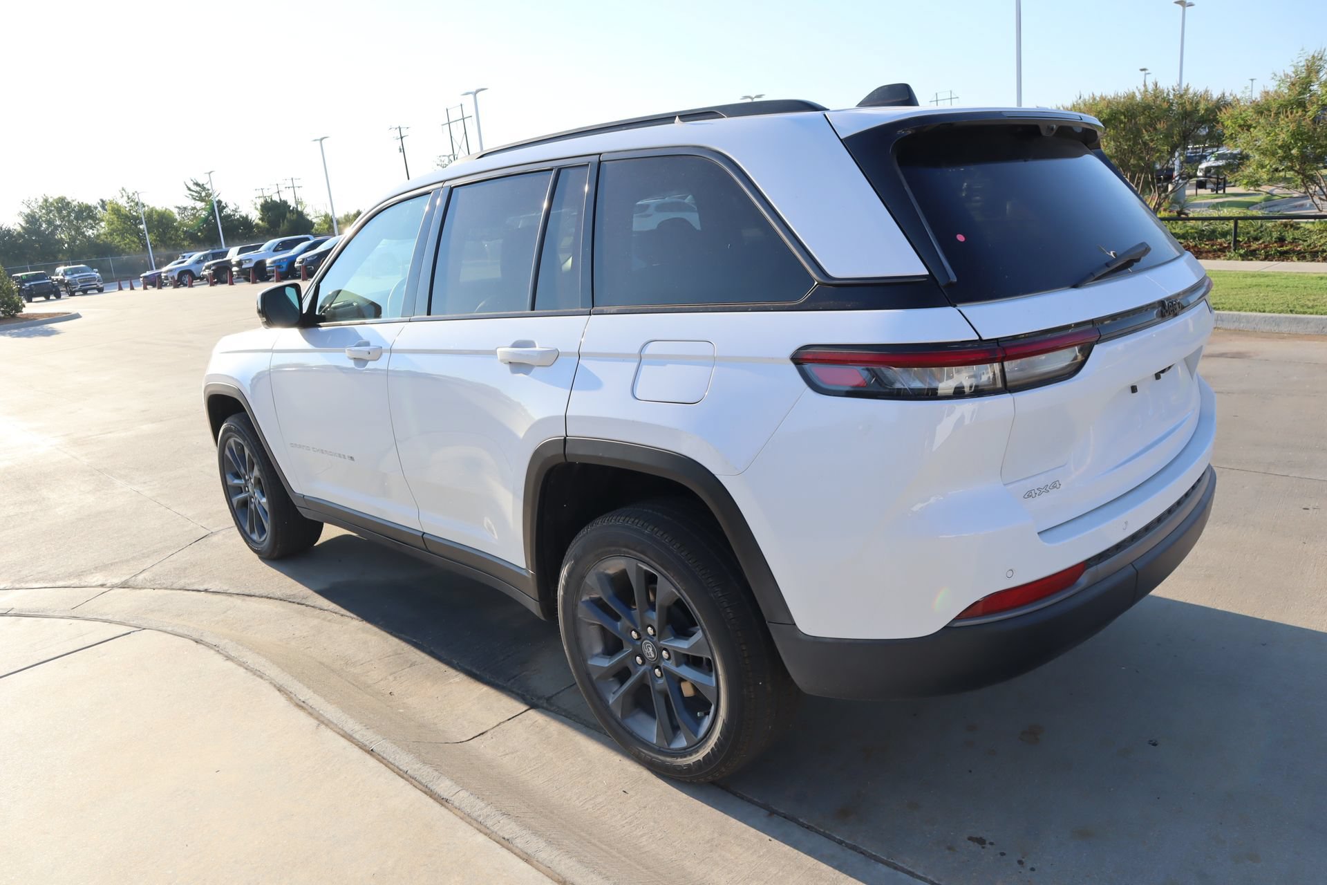 New 2026 Jeep Grand Cherokee Limited AWD/4WD image 24