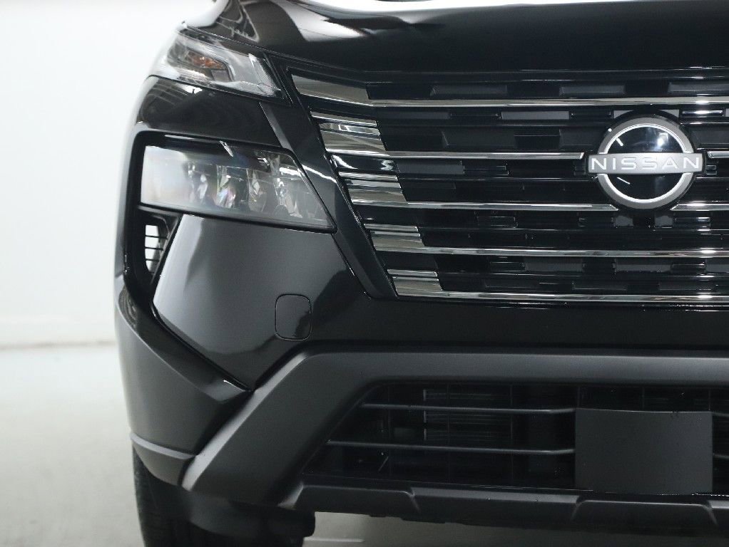 Certified 2026 Nissan Rogue SV image 7