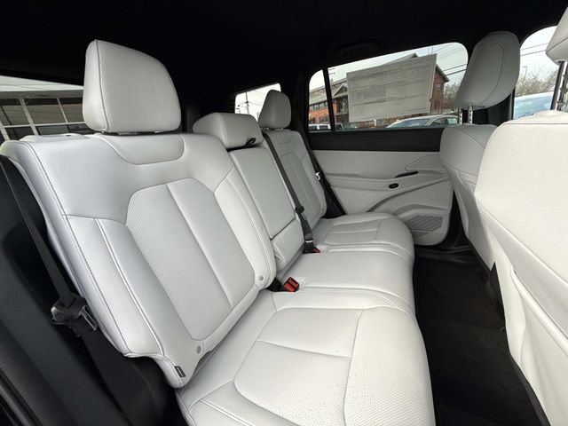 New 2026 Jeep Cherokee Limited image 35