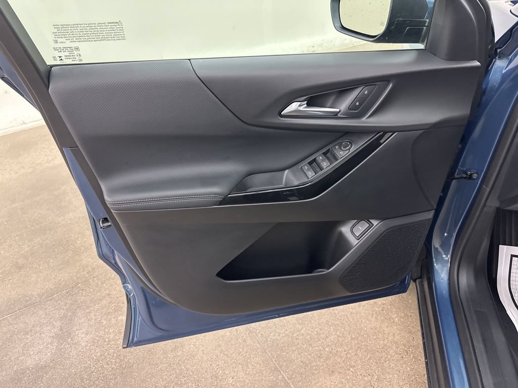 New 2026 Chevrolet Equinox LT w/ Convenience Package II AWD/4WD image 32