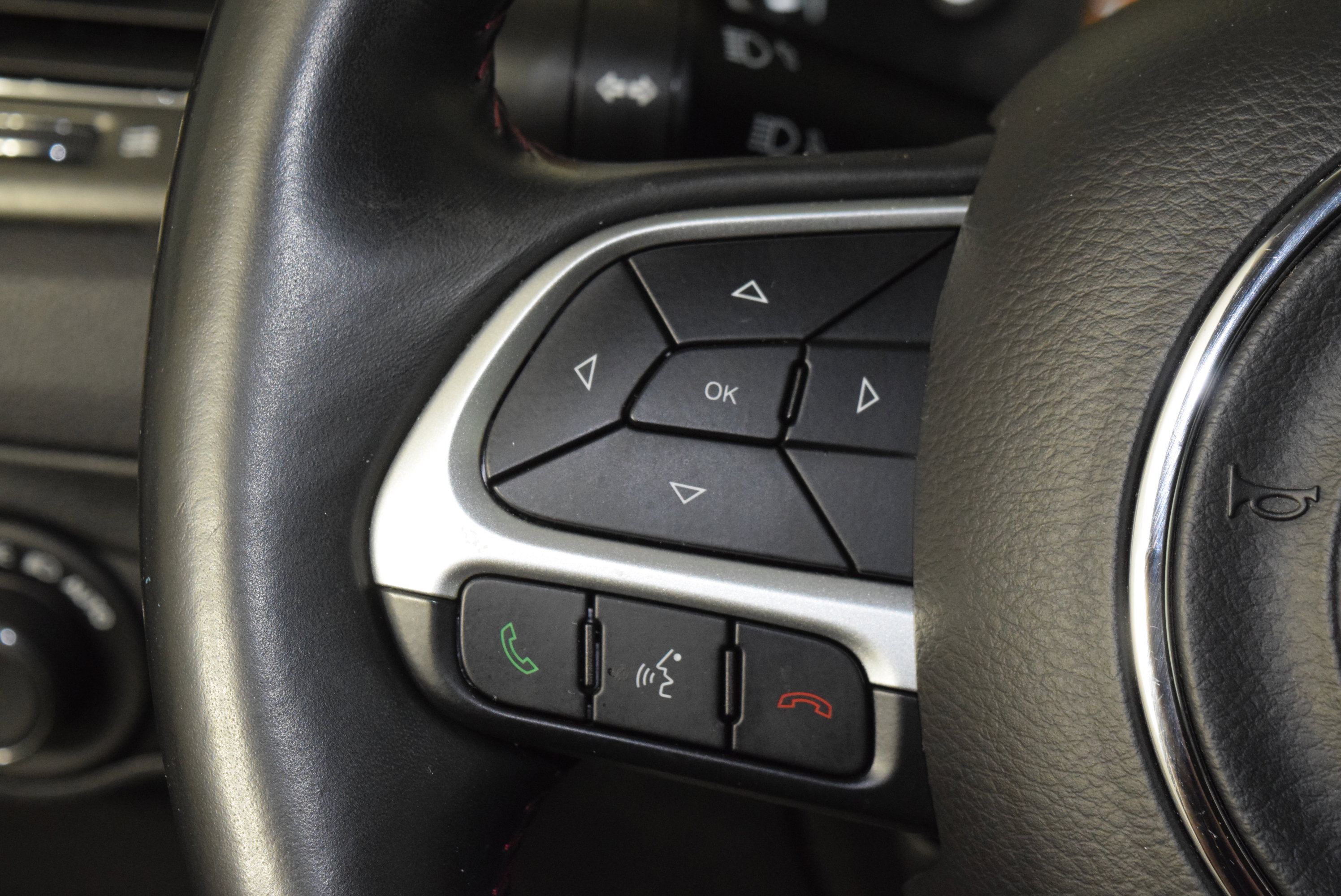 Used 2018 Jeep Compass Trailhawk w/ Navigation Group image 20