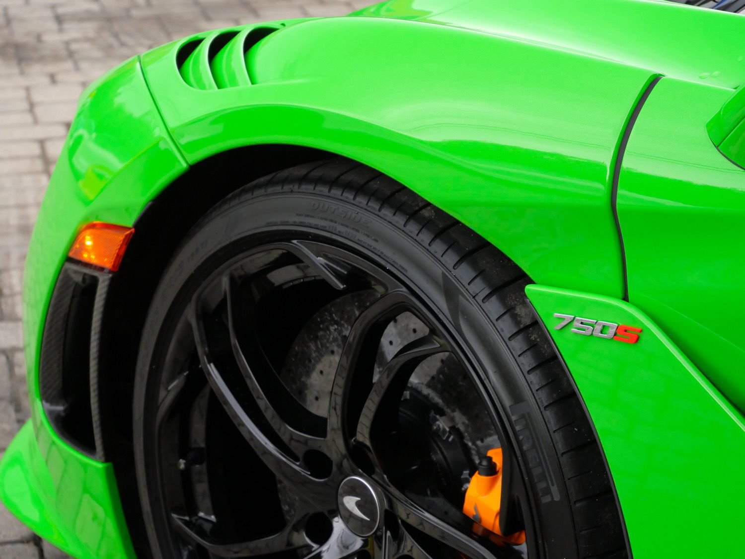Used 2024 McLaren 750S Spider RWD image 21