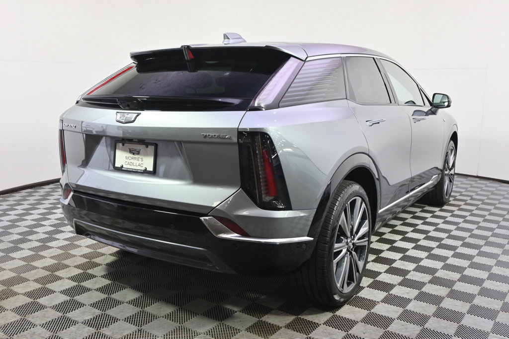 New 2026 Cadillac Optiq Luxury 2 w/ LPO, Floor Liner Package AWD/4WD image 6