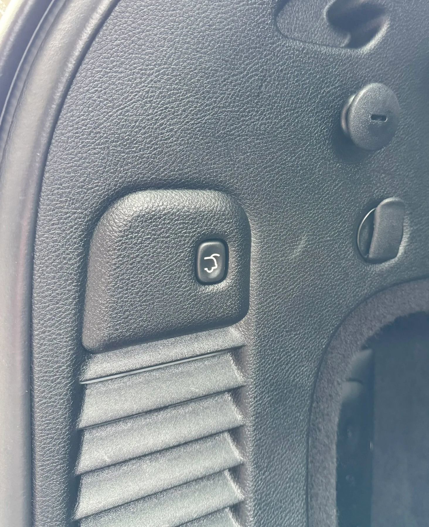 Used 2014 Jeep Grand Cherokee Limited w/ Luxury Group II image 27