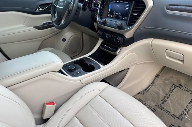 Used 2022 GMC Acadia Denali w/ Denali Ultimate Package image 17