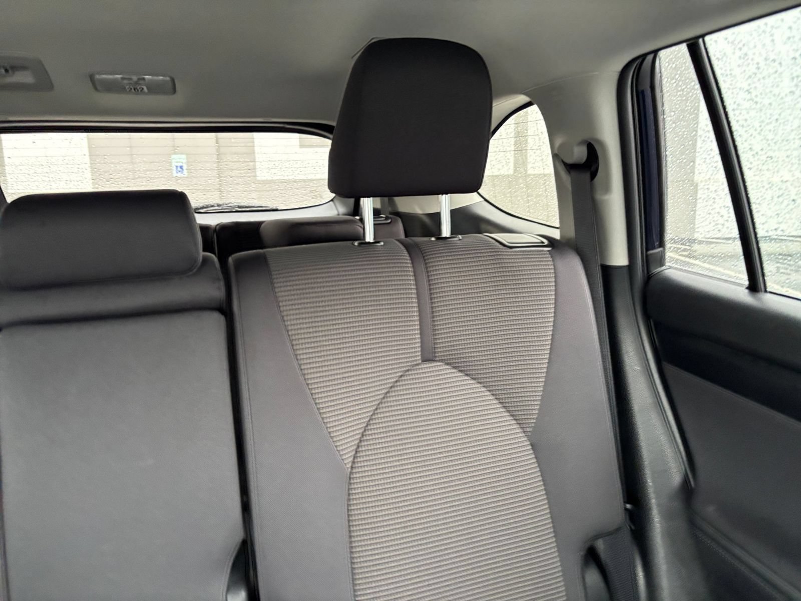 Used 2025 Toyota Highlander LE FWD image 35