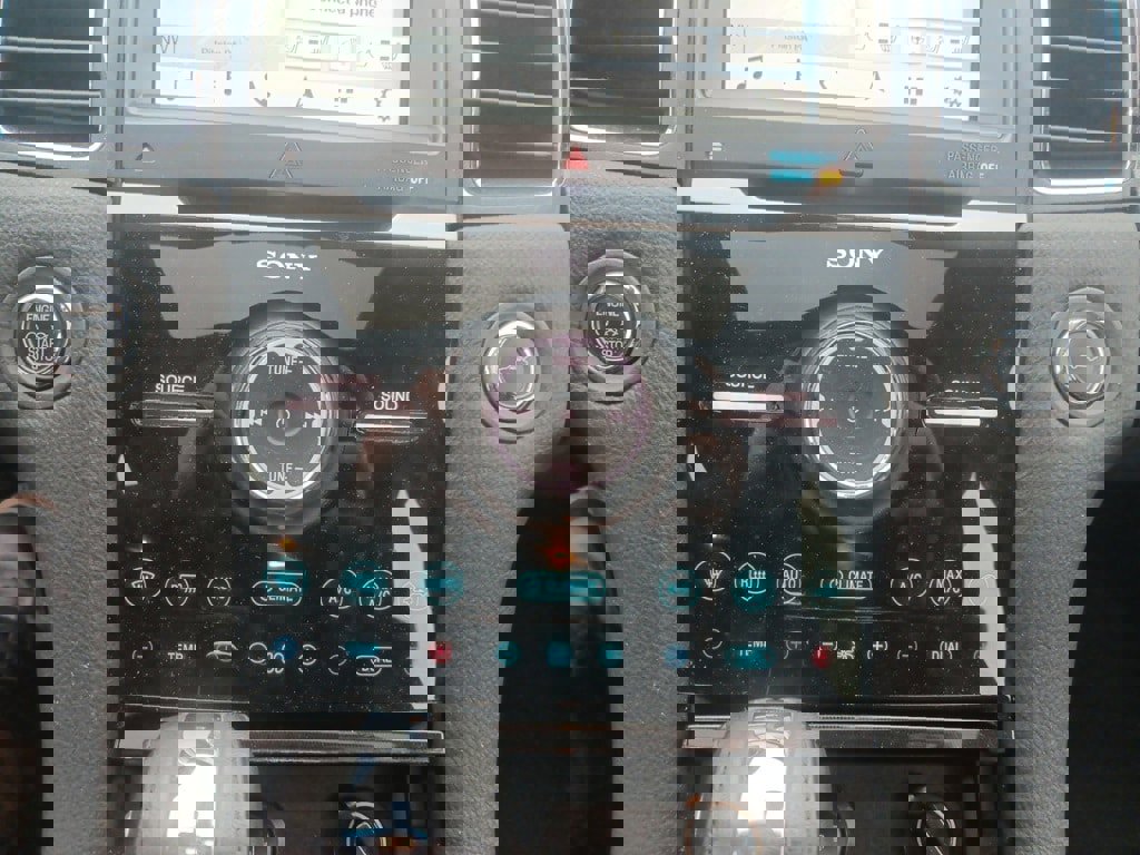 Used 2018 Ford Taurus Limited image 37