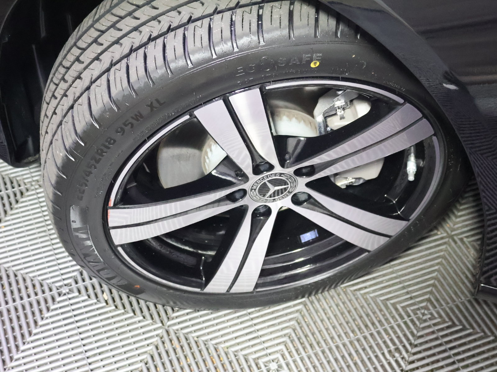 Used 2025 Mercedes-Benz C 300 4MATIC Sedan image 19