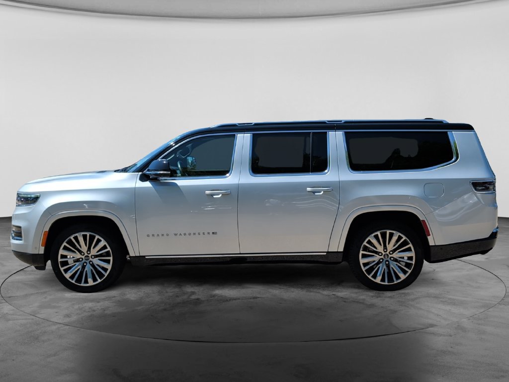 Used 2024 Jeep Grand Wagoneer L Series III AWD/4WD image 4