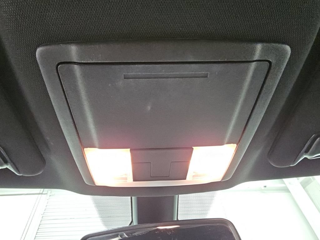Used 2018 Ford Explorer XLT w/ Equipment Group 202A FWD image 26