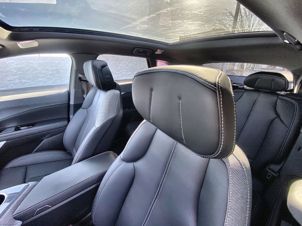 Used 2026 Cadillac Optiq Luxury 1 RWD image 20