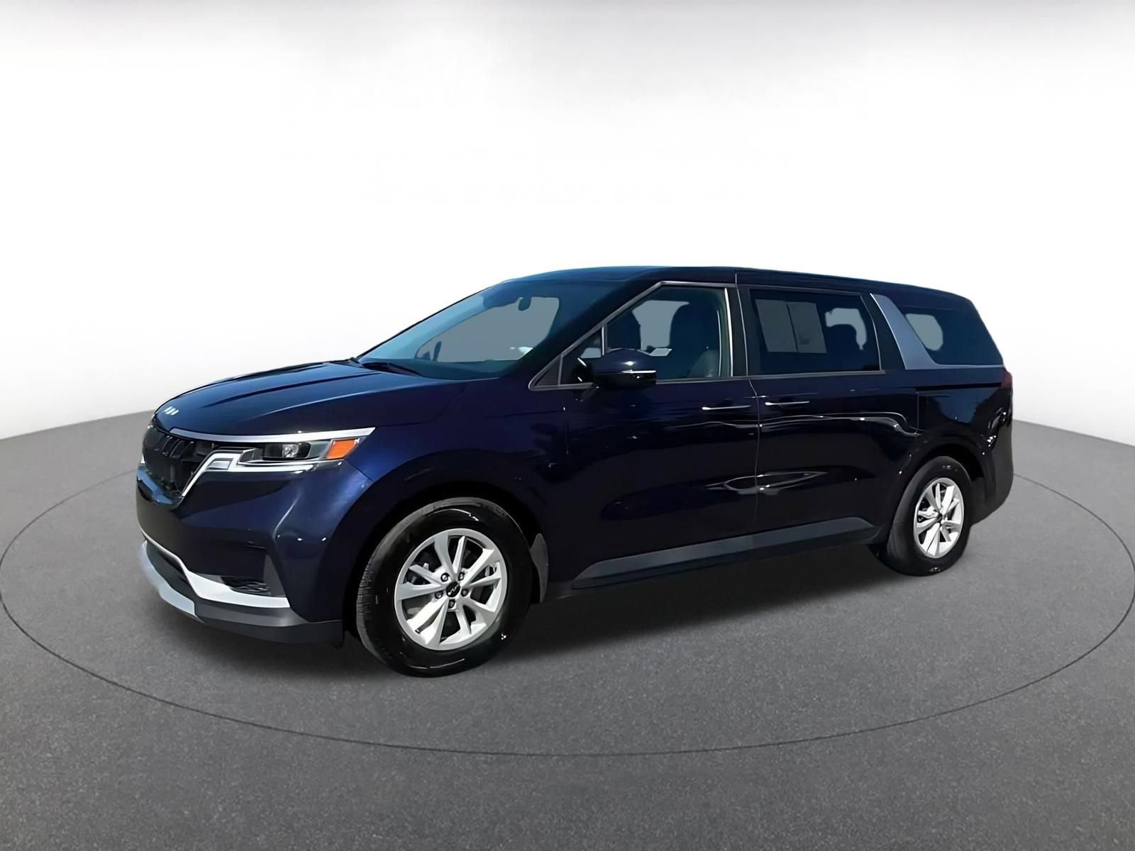 Used 2023 Kia Carnival LX FWD image 7