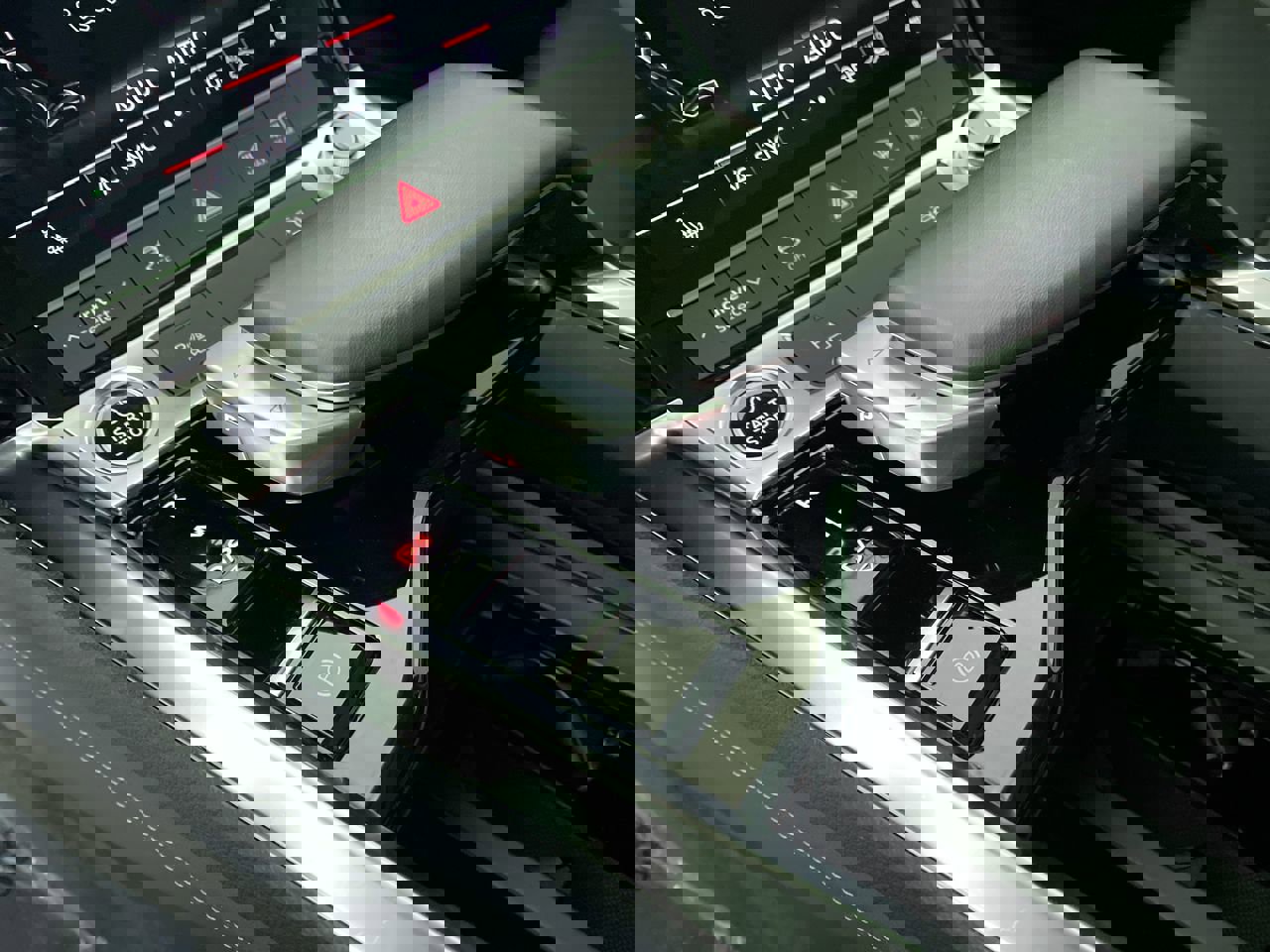 Certified 2022 Audi e-tron Premium w/ Convenience Plus Package image 17